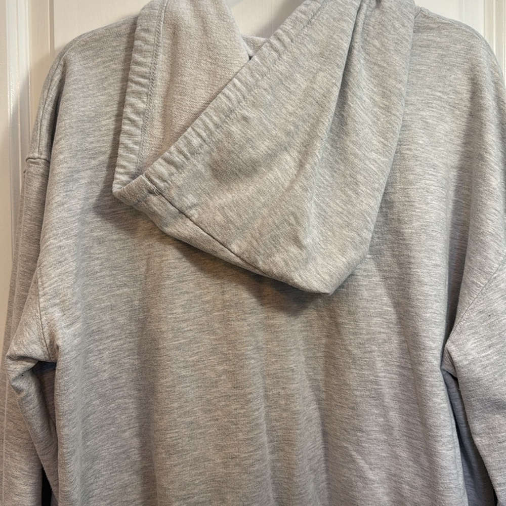 MTV Vintage Graphic Gray Sweatshirt - Picture 8 of 8
